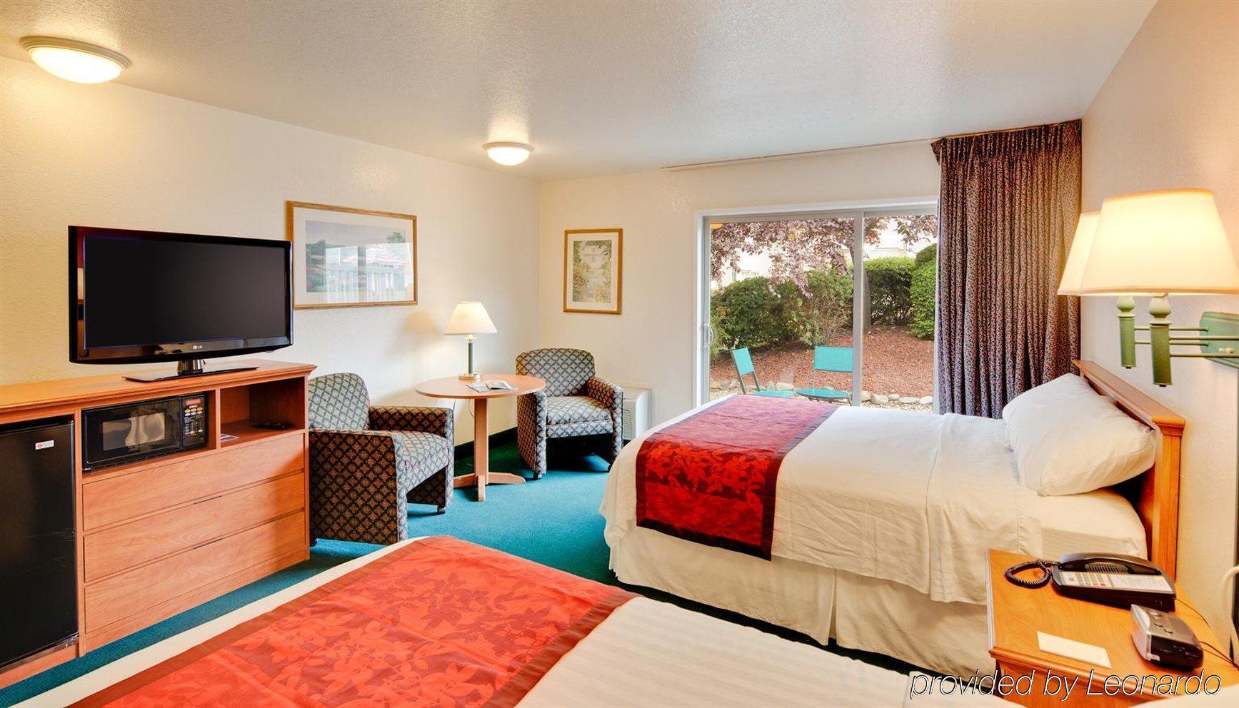 Windmill Inn Of Roseburg Εξωτερικό φωτογραφία