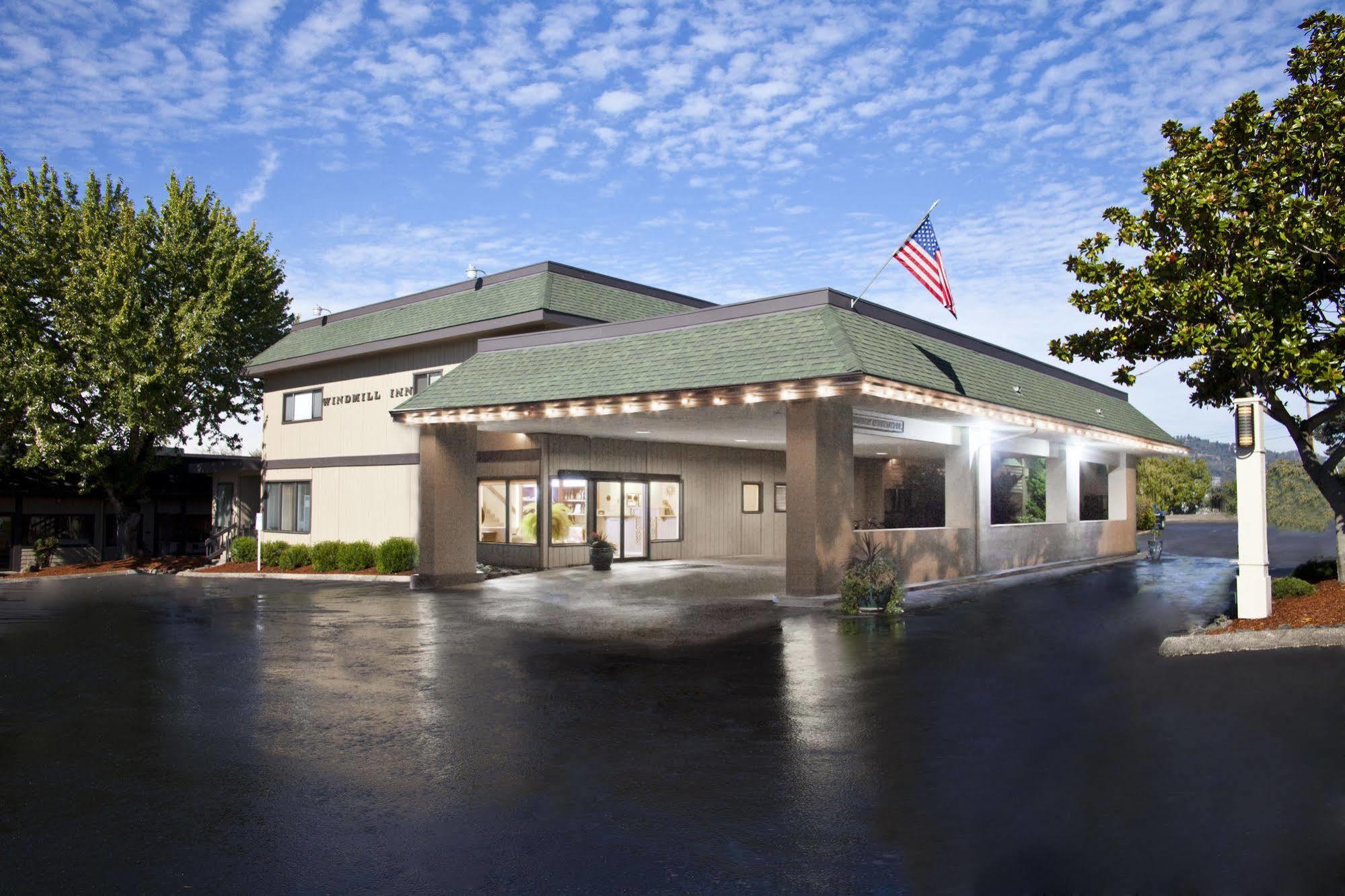 Windmill Inn Of Roseburg Εξωτερικό φωτογραφία